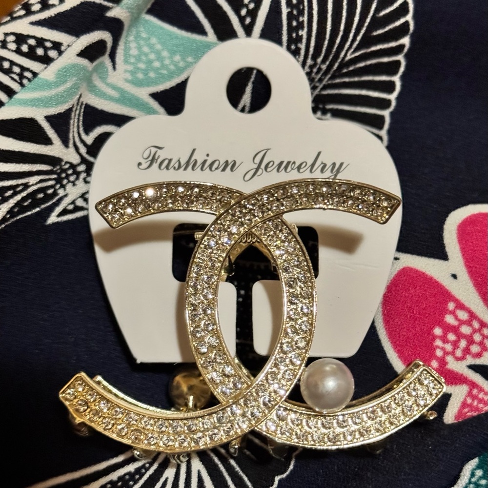 Fashion Gold and Rhinestone Metal Hair Clip (Gold) -NWT